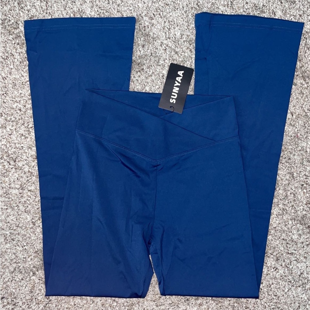 sunyaa crossover flair leggings!